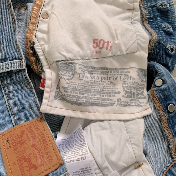 Levi’s 501’s in Light Blue - Picture 4 of 4